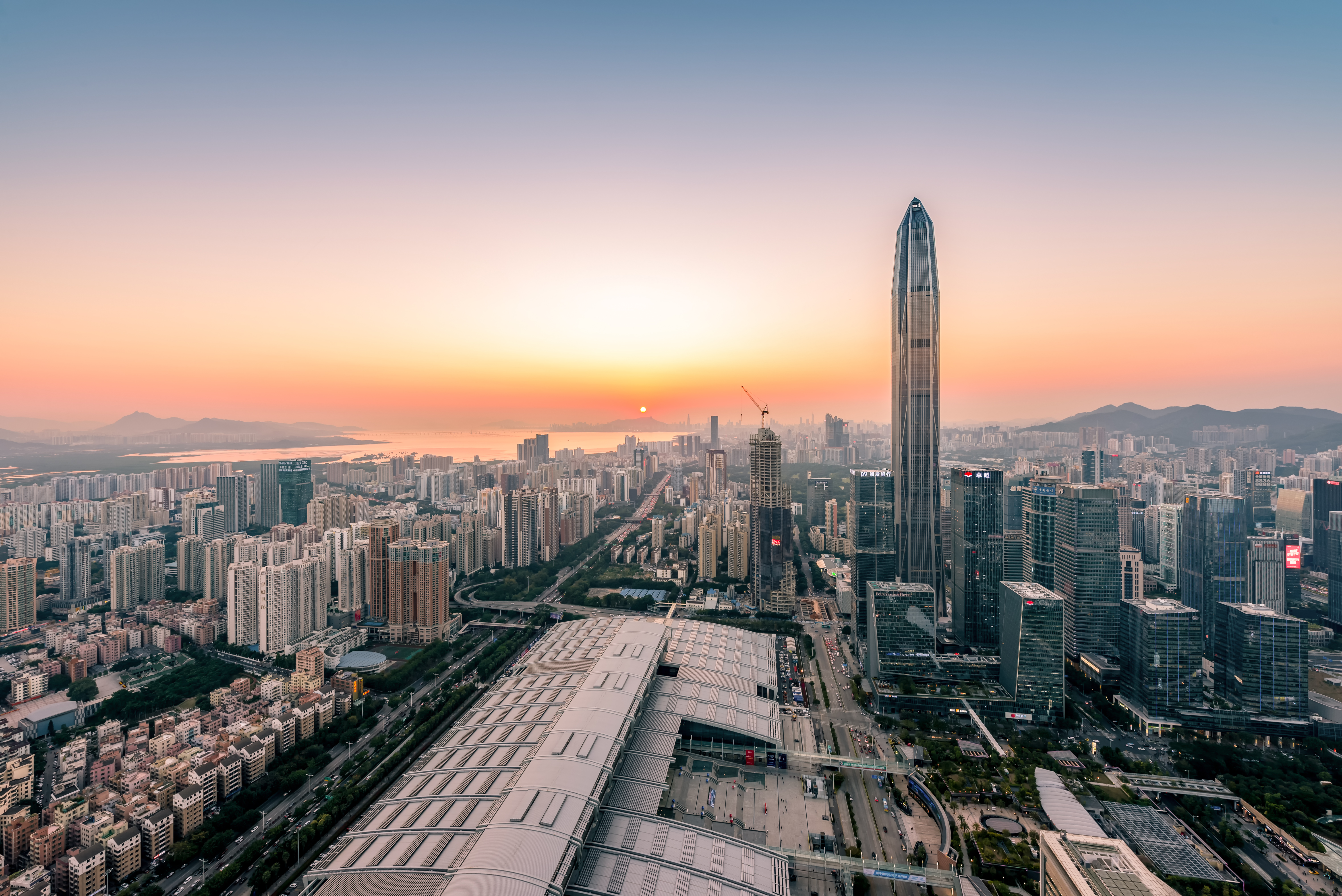 深圳商报 | 尊龙集团中国董事长兼CEO陈宁： 推动深港创新企业合作